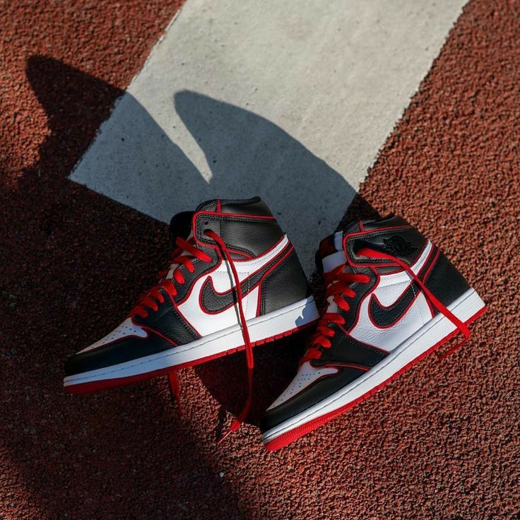 Retro High Bloodline – Premium Drop