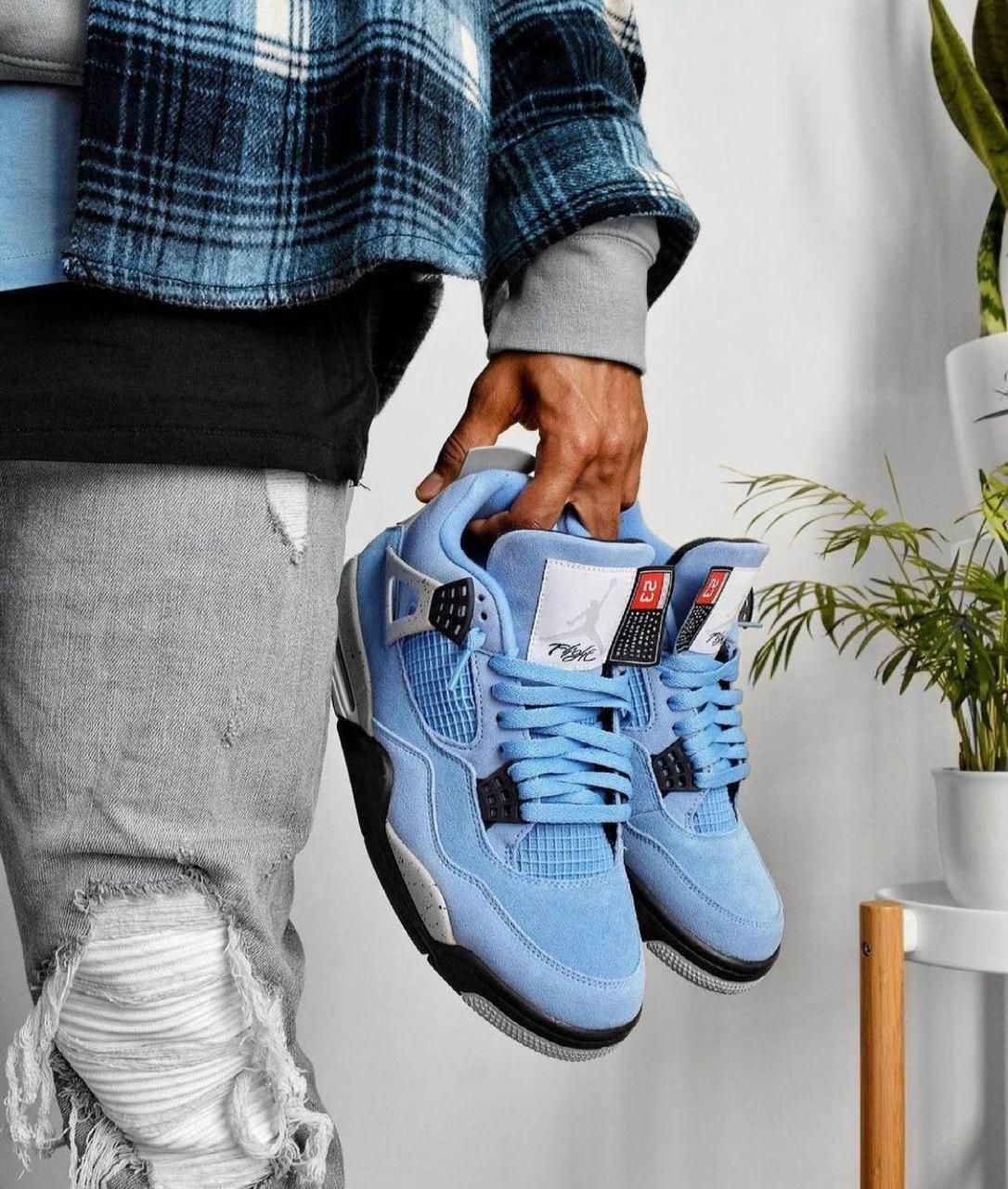 Air Jordan Retro 4 "University Blue UNC" ā Semi UA Drop