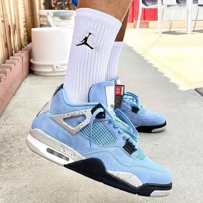 Air Jordan Retro 4 "University Blue UNC" ā Semi UA Drop