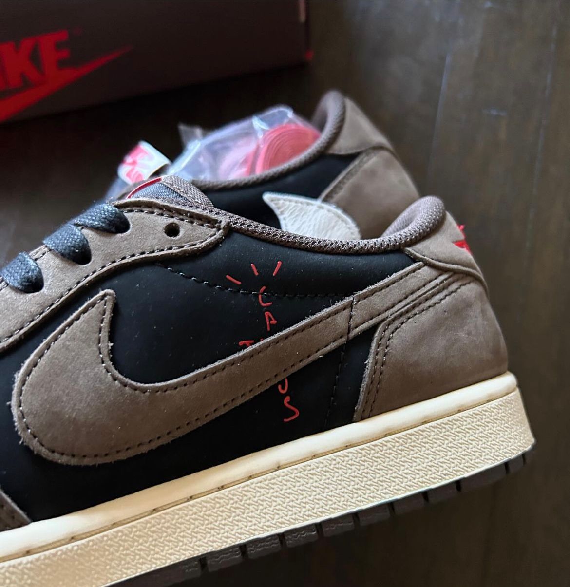 🌪 Travis Scott x AJ1 Low OG – Dark Mocha