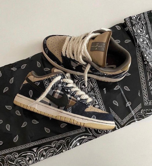 SB Dunk Low Bandana Edition – Semi UA