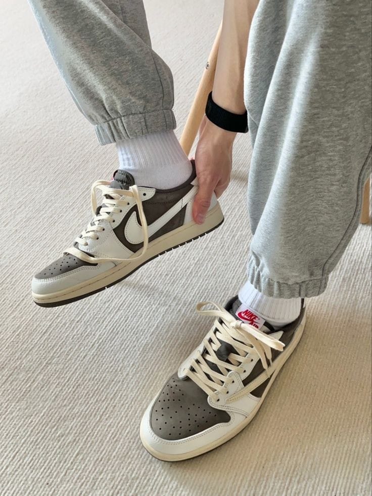 ☕ Retro 1 Low “Reverse Mocha” – Premium Street Drop