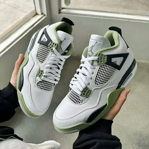 Air Jordan Retro 4 Seafoam