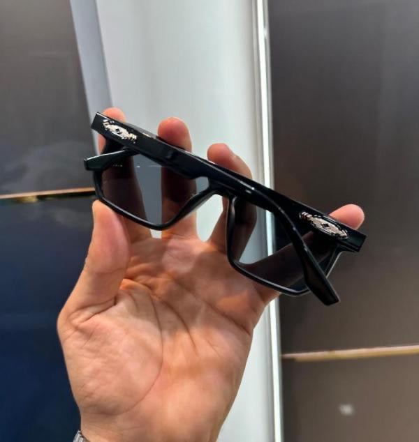 Marc Jacobs All BlackLuxury Shades