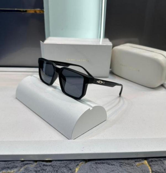 Marc Jacobs All BlackLuxury Shades