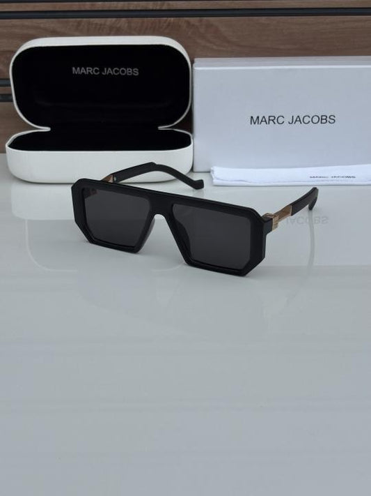 Versace 2130 Golden Black – Power Meets Luxury