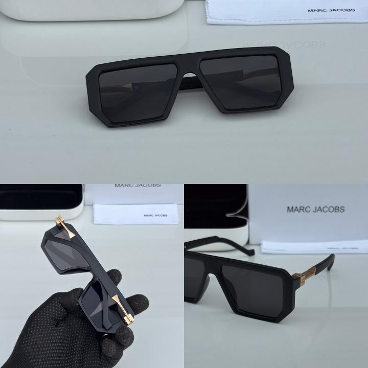 Marc Jacobs 8725 Black – Bold Luxury Statement